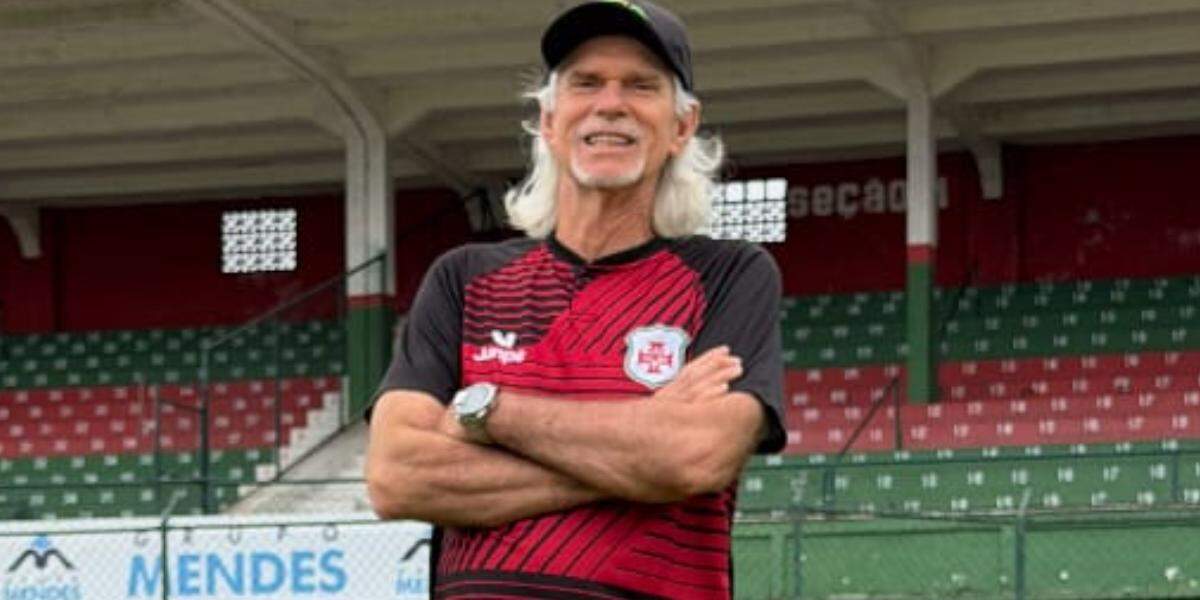 Sérgio Guedes renovou com a Portuguesa Santista