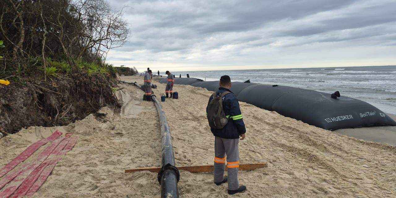 O Governo do Estado iniciou uma obra de cerca de R$ 12 milhões que busca reforçar a margem sem alterar a dinâmica natural da região