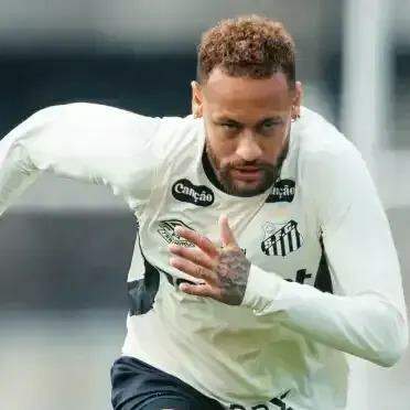 Com contrato até o fim do ano, Neymar soma seis gols e quatro assistências em 15 jogos na temporada
