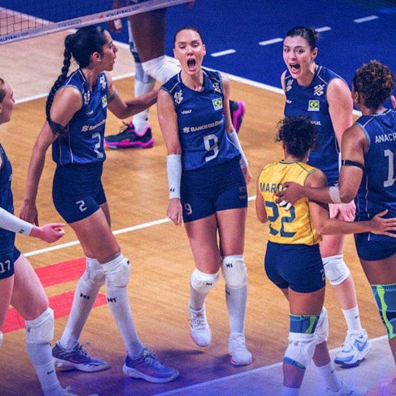 Brasil contou com belos pontos de Rosamaria e Ana Cristina para colocar 13 a 11 no último e decisivo set
