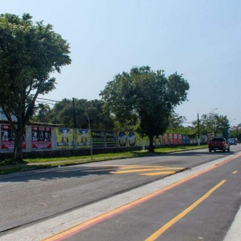Acidente aconteceu na Avenida Tupiniquins, na altura da rotatória