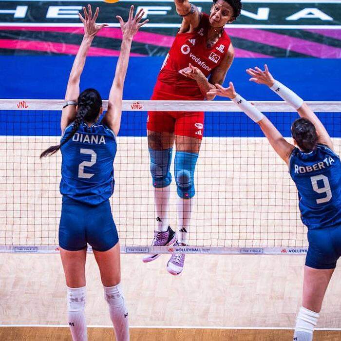 Seleção feminina tropeça pela quinta vez em finais da competição
