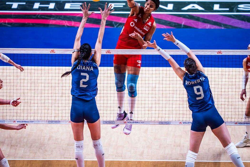 Seleção feminina tropeça pela quinta vez em finais da competição