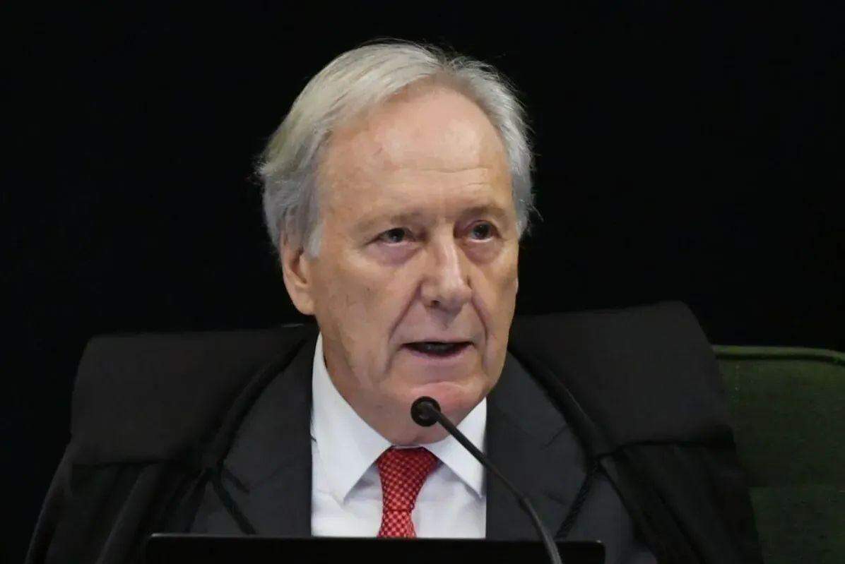 Lewandowski vai deixar o STF porque completa 75 anos - idade máxima para ocupar uma cadeira no tribunal