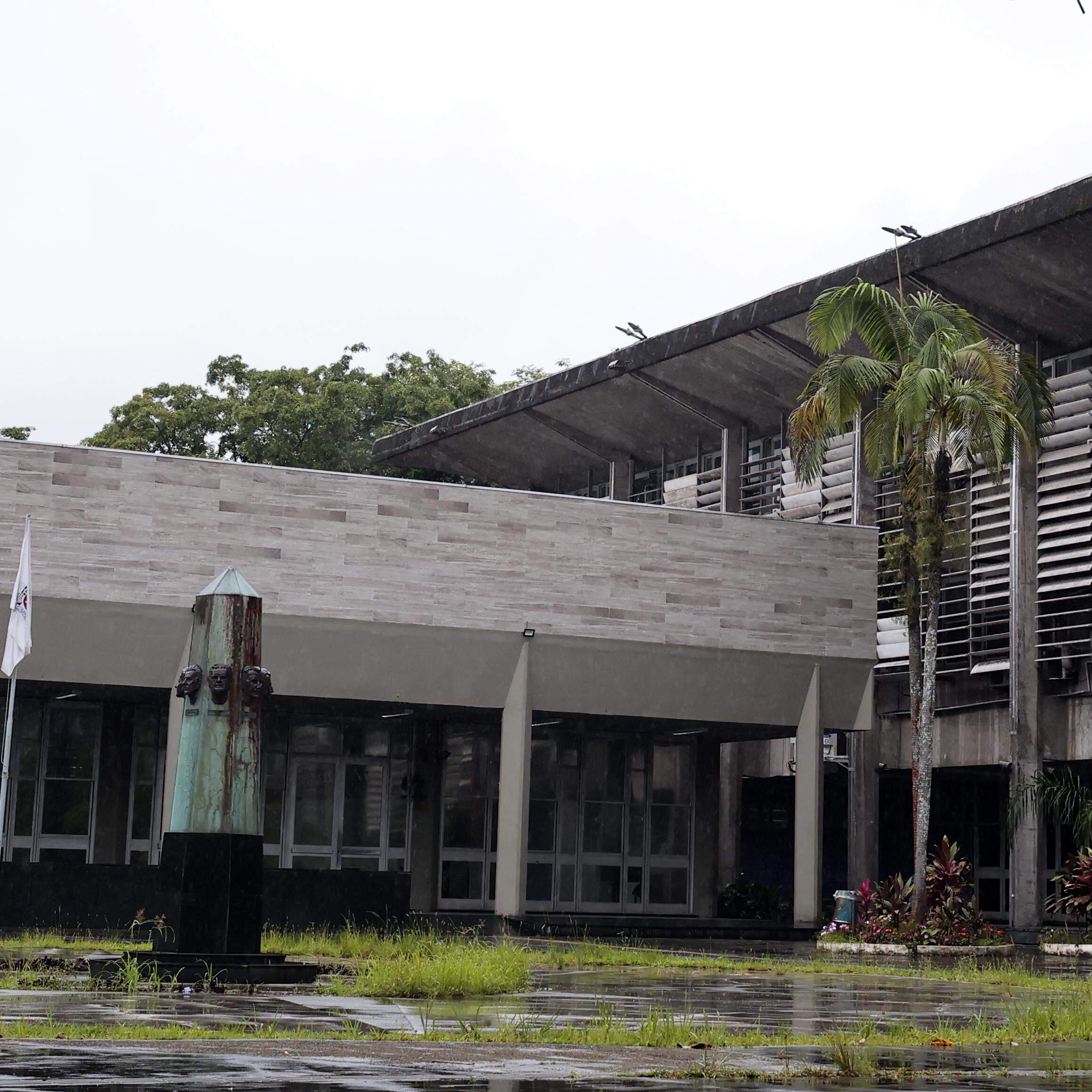 É preciso ir pessoalmente à Prefeitura solicitar benefício fiscal