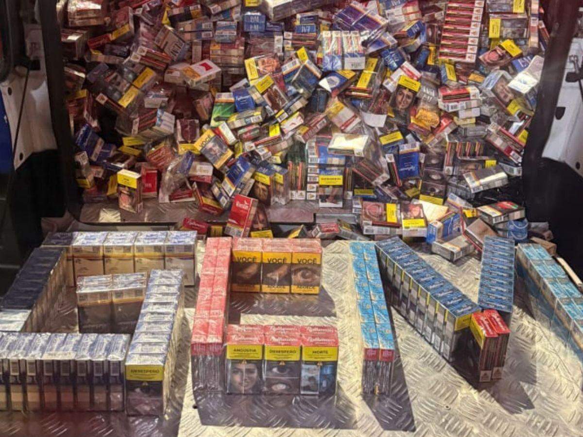 Oito máquinas de cassino irregulares também foram encontradas no local