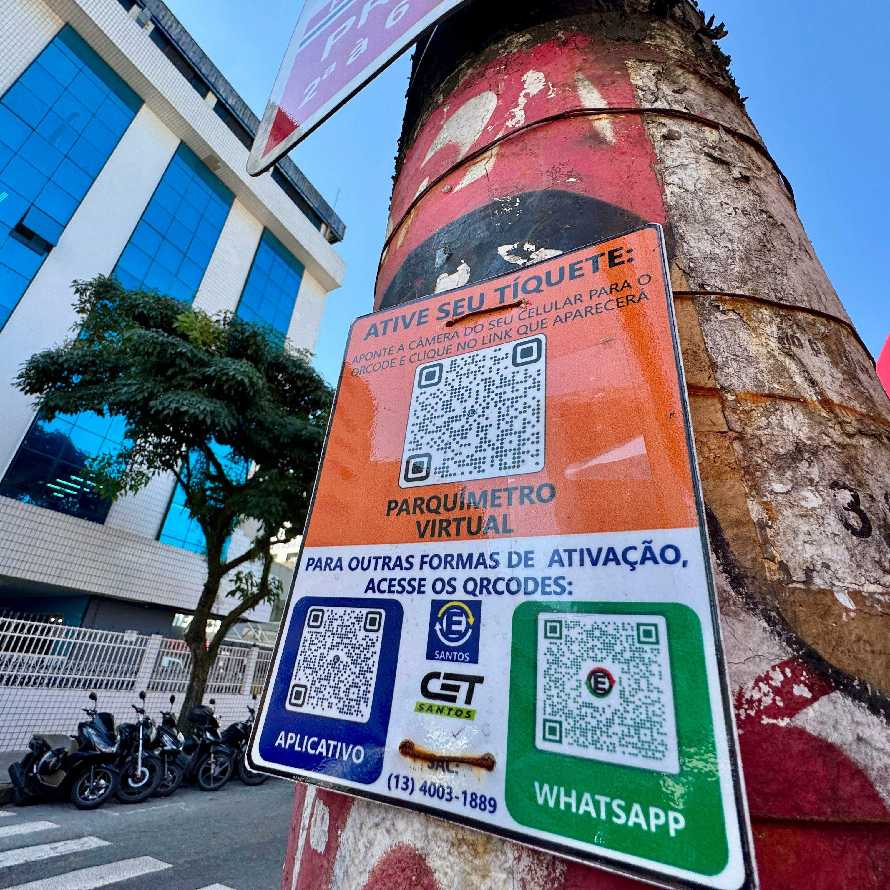 Há estabelecimentos com QR Code para ativar créditos em Santos