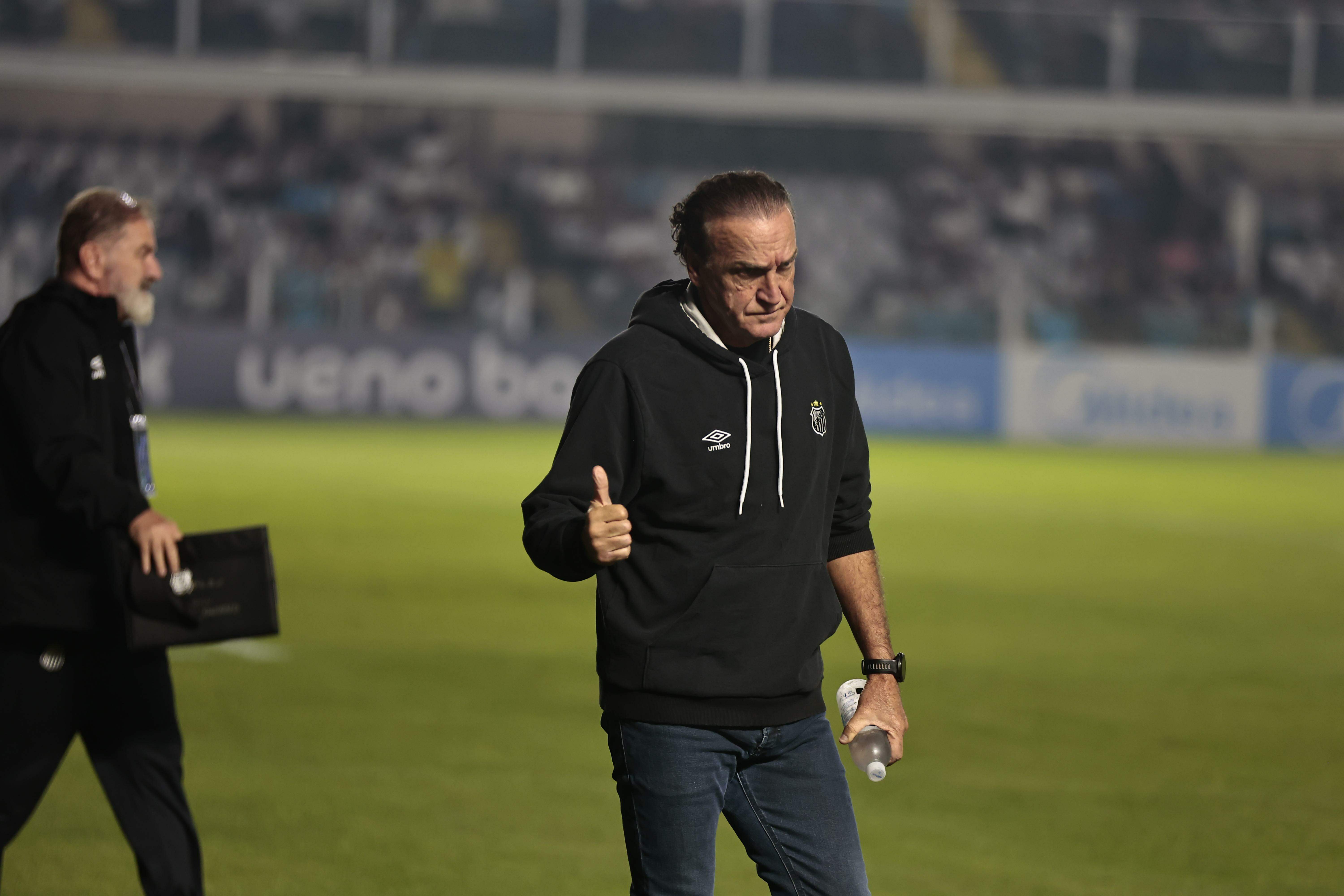 Cuca: "Hoje já estava combinado que ele [Neymar] entraria no segundo tempo"