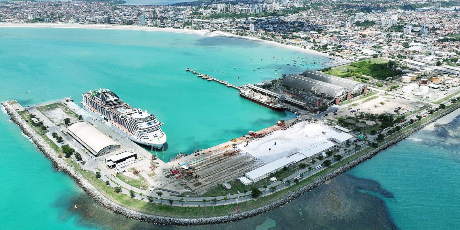 O Porto de Maceió fica no bairro histórico de Jaraguá, região por onde tradicionalmente passam os percursos das corridas de rua realizadas na capital