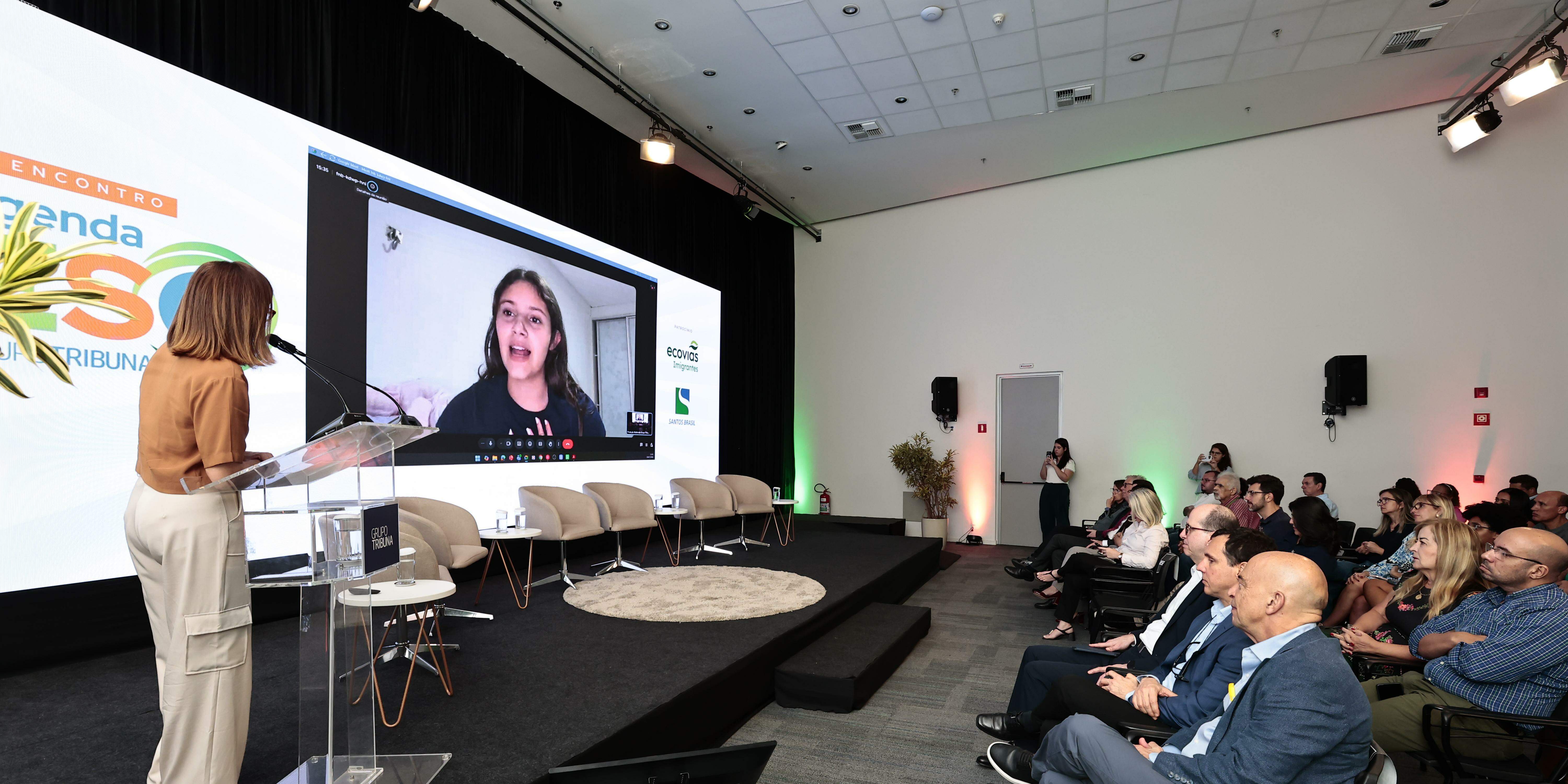 Entre os participantes da discussão, promovida pelo Grupo Tribuna, estava a ativista Mavi Brilhante, que, à distância, expôs suas impressões
