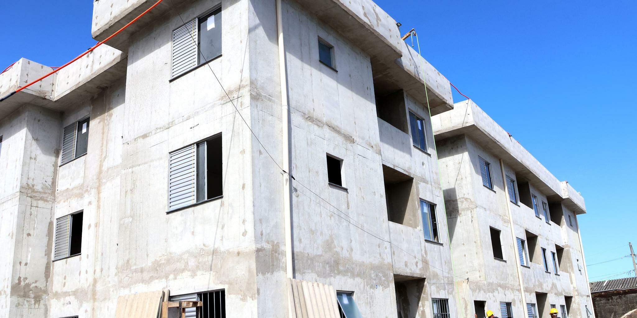 Três conjutos habitacionais estão sendo construídos em Praia Grande, no litoral de São Paulo