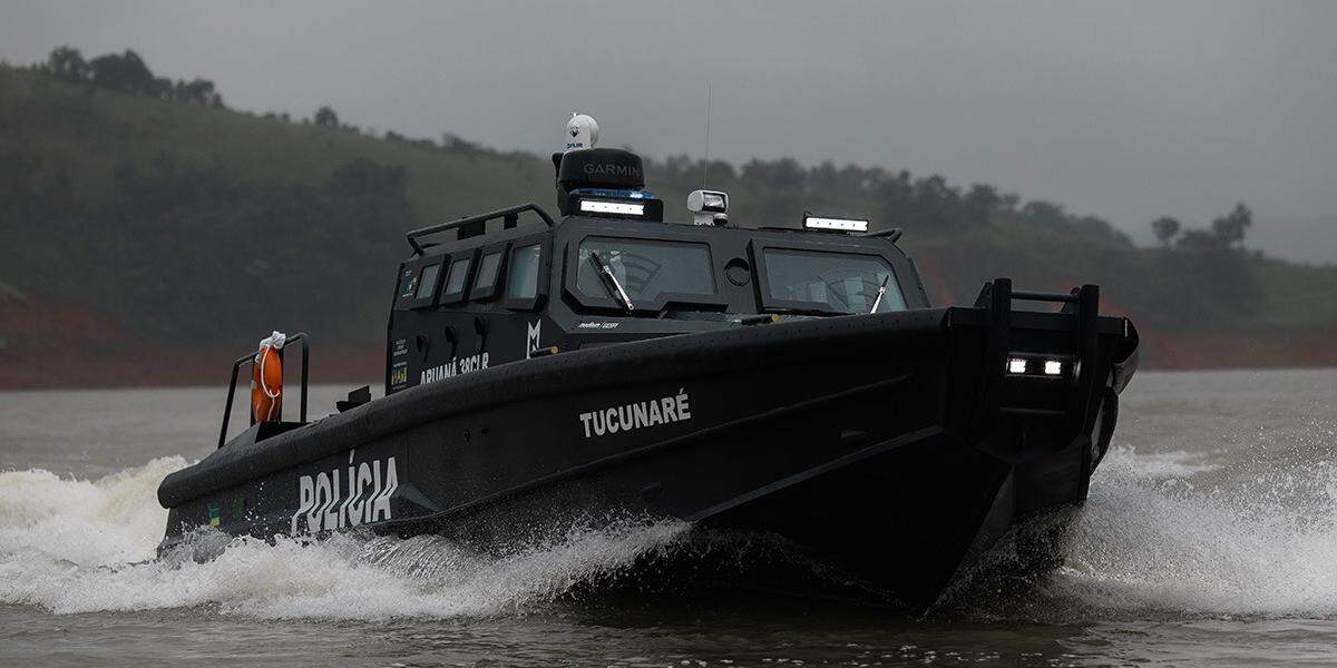 The image shows the model of the new armored patrol boats that will be used for policing operations at the Port of Santos