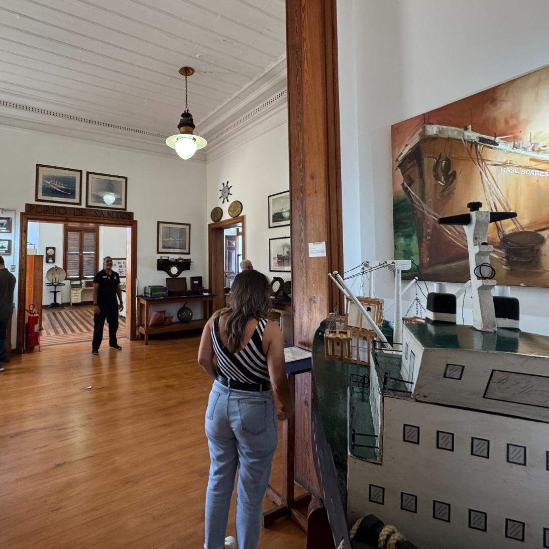 Para retirar ingresso, é preciso participar de visita guiada ao museu