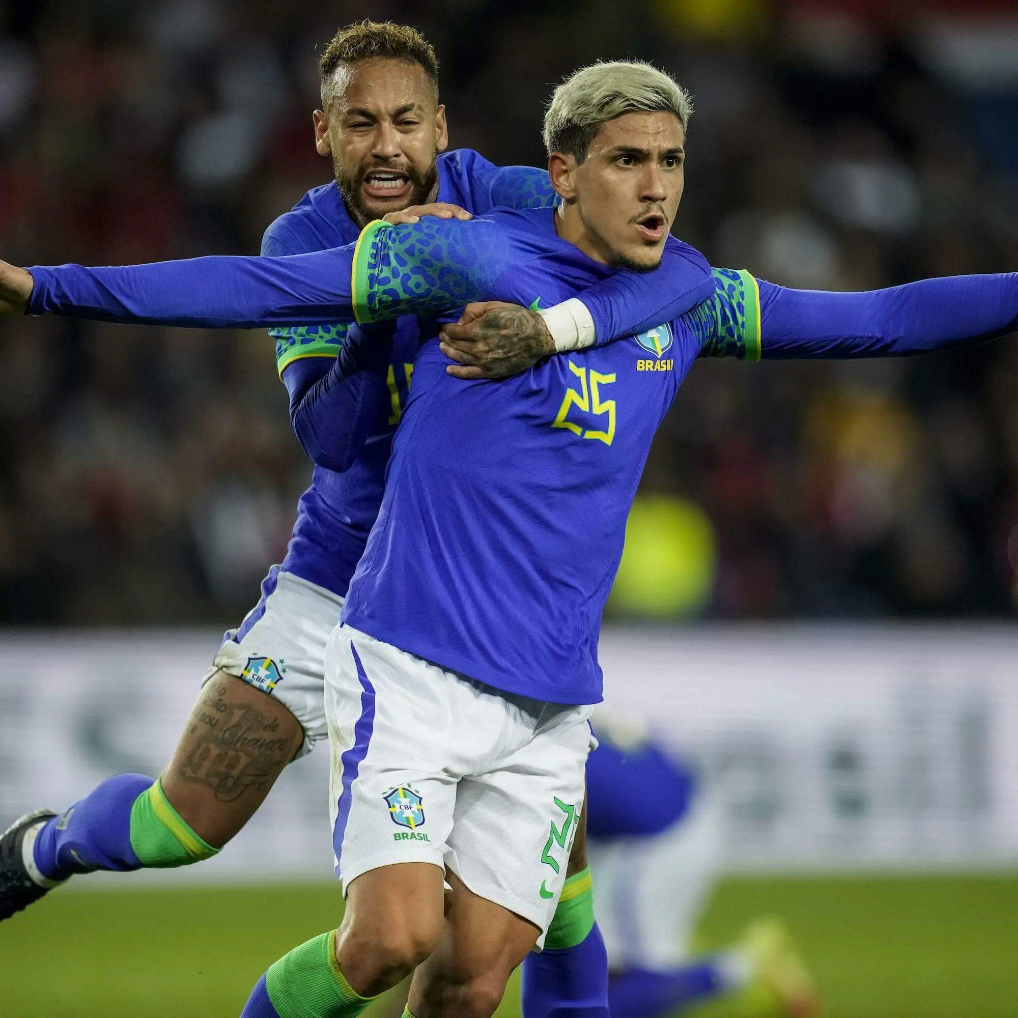 Neymar e Pedro (na foto) marcaram dois dos cinco gols da seleção nesta terça-feira (27)