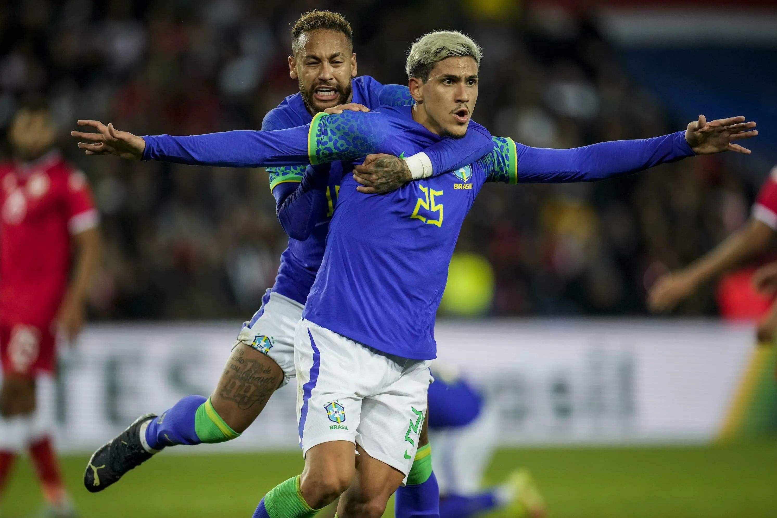Neymar e Pedro (na foto) marcaram dois dos cinco gols da seleção nesta terça-feira (27)