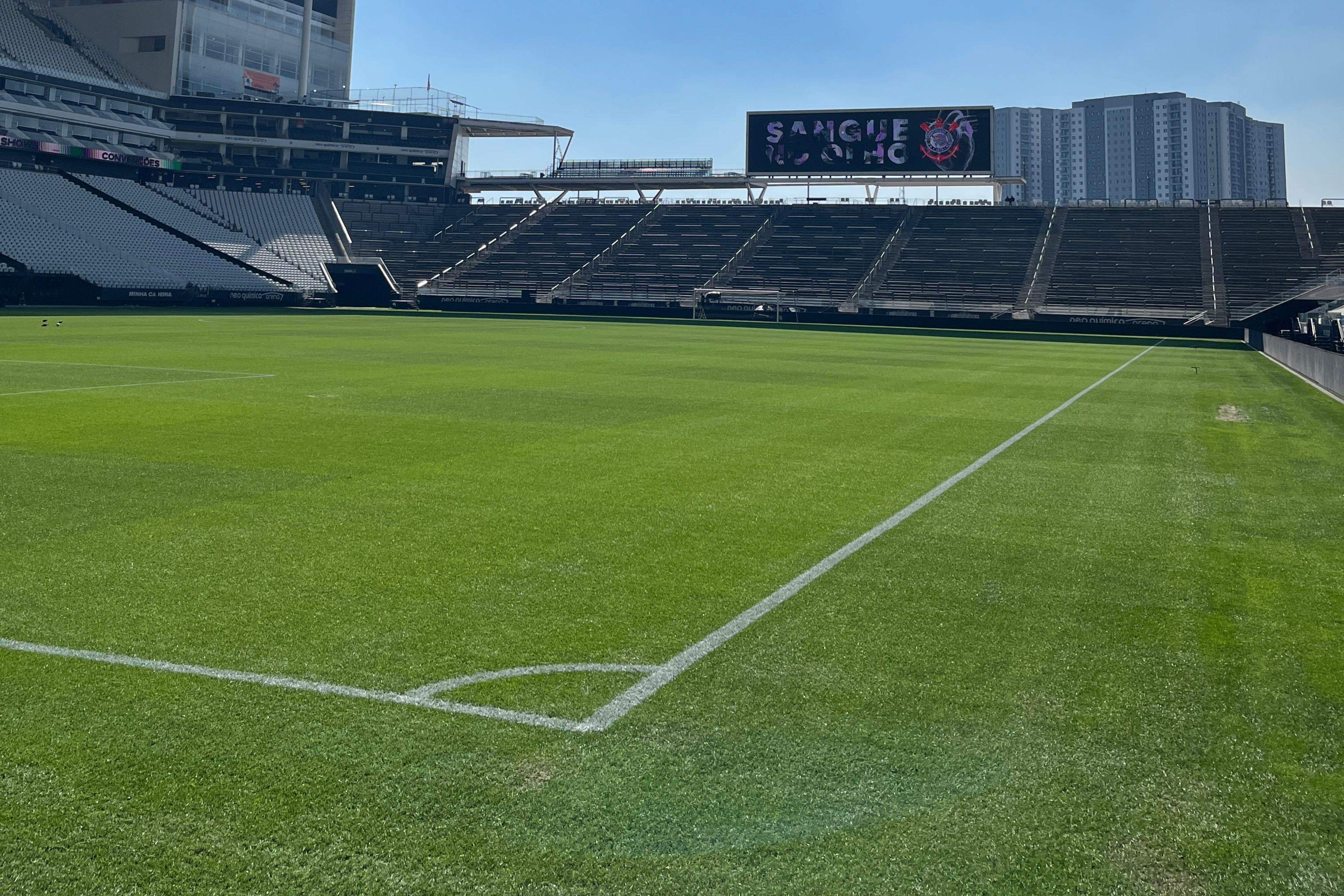 Administração do estádio reconheceu que o desempenho do campo está abaixo do esperado e já acionou a empresa responsável pela manutenção desde a inauguração da arena, em 2014