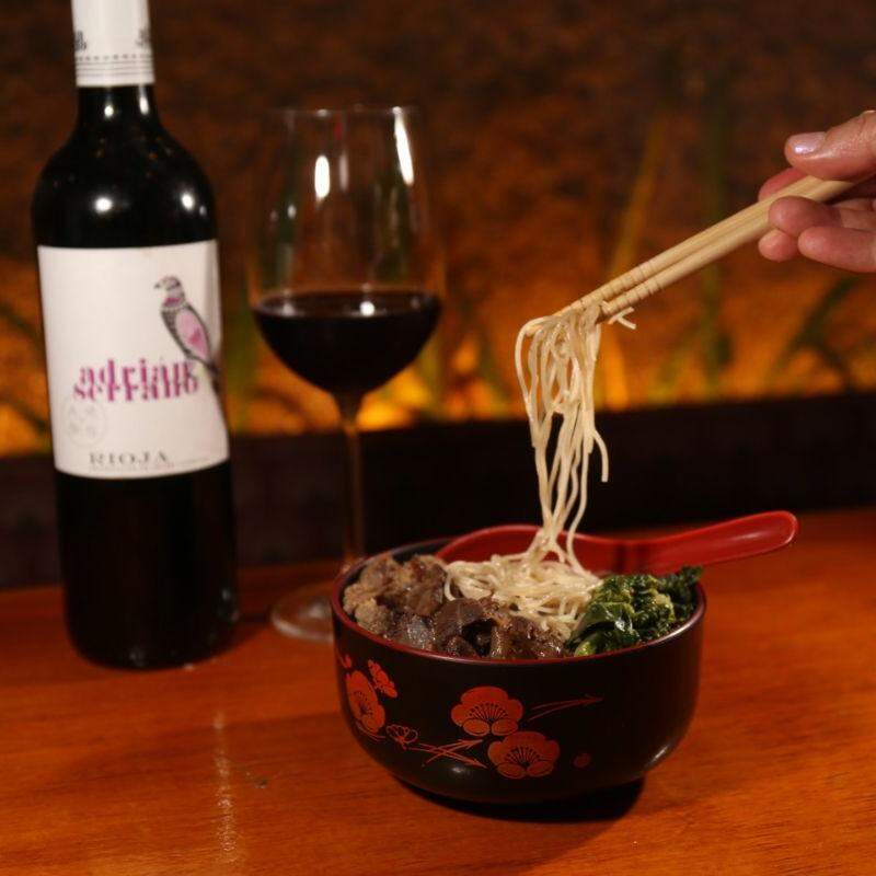 Niu Rou Mian tem inspiração na China e é feito com caldo saboroso