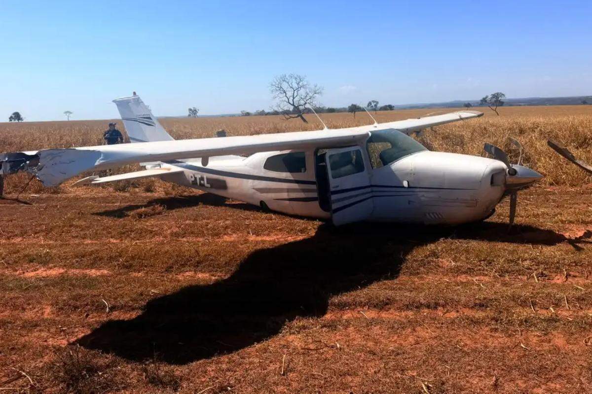Avião foi interceptado pela FAB