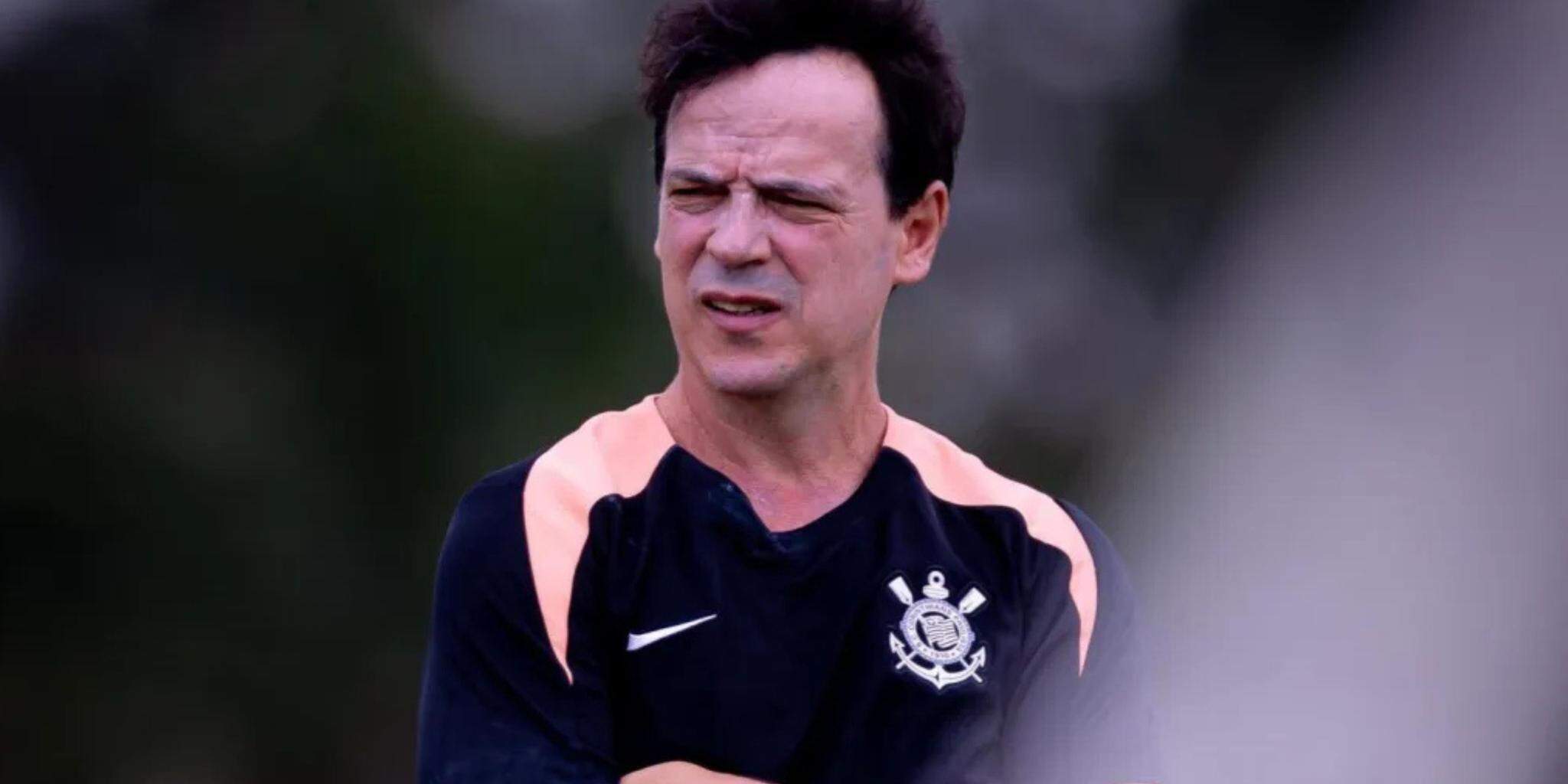 Fernando Diniz, do Corinthians, é denunciado pelo STJD e pode pegar três jogos de suspensão