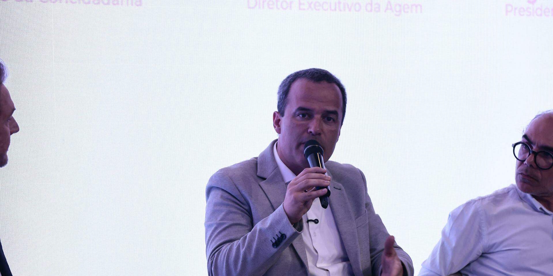 Felipe Bernardo (PSD), Prefeito de Peruíbe e presidente do Condesb: “Estivemos na Secretaria de Governo e Relações Institucionais do Estado mostrando tudo aquilo que foi feito recentemente e que está ainda em execução com recursos do fundo para tentar sensibilizar.”
