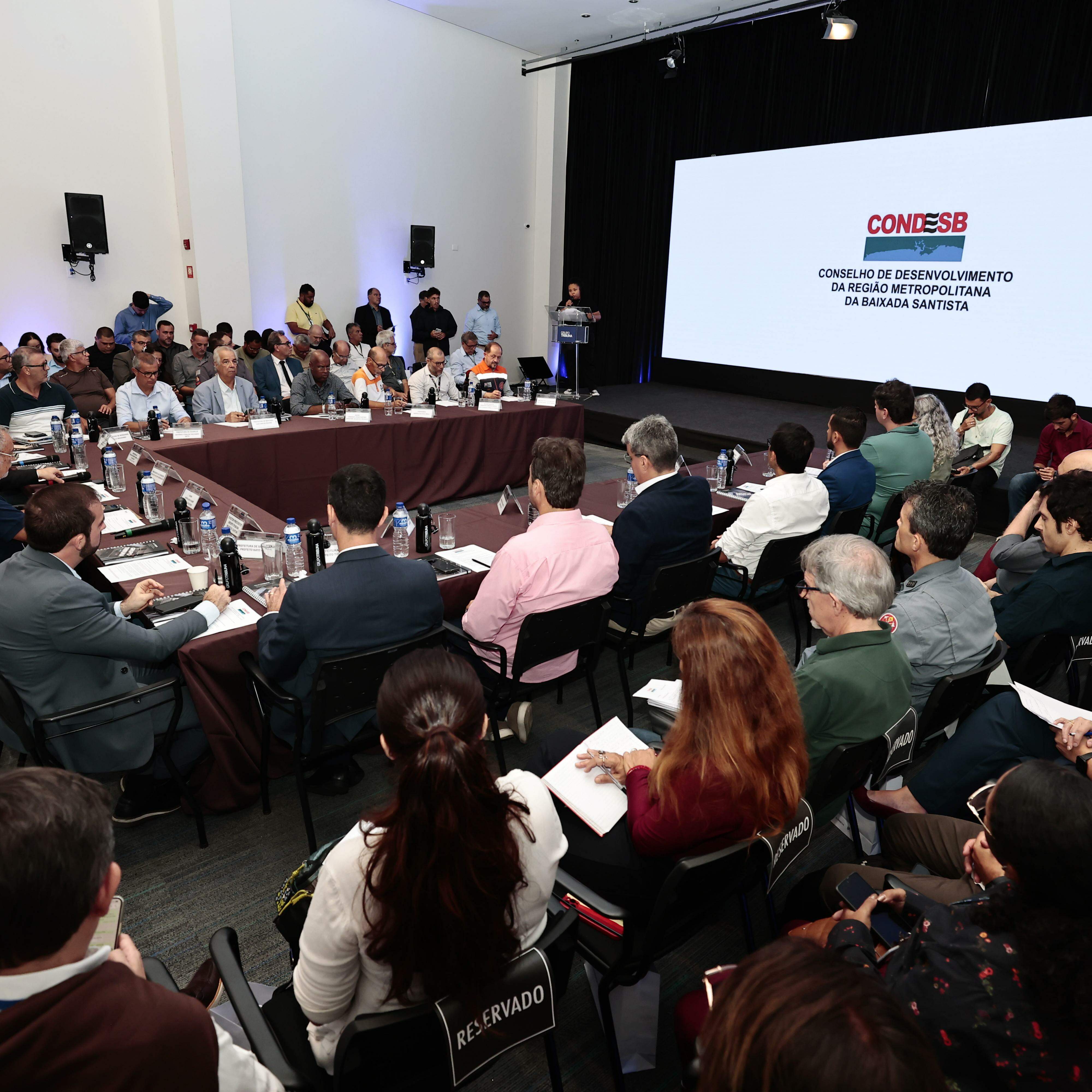 Reunião do Condesb no Grupo Tribuna, este ano: ampliação das ações regionais passa pelo fortalecimento, e não à extinção da Agem