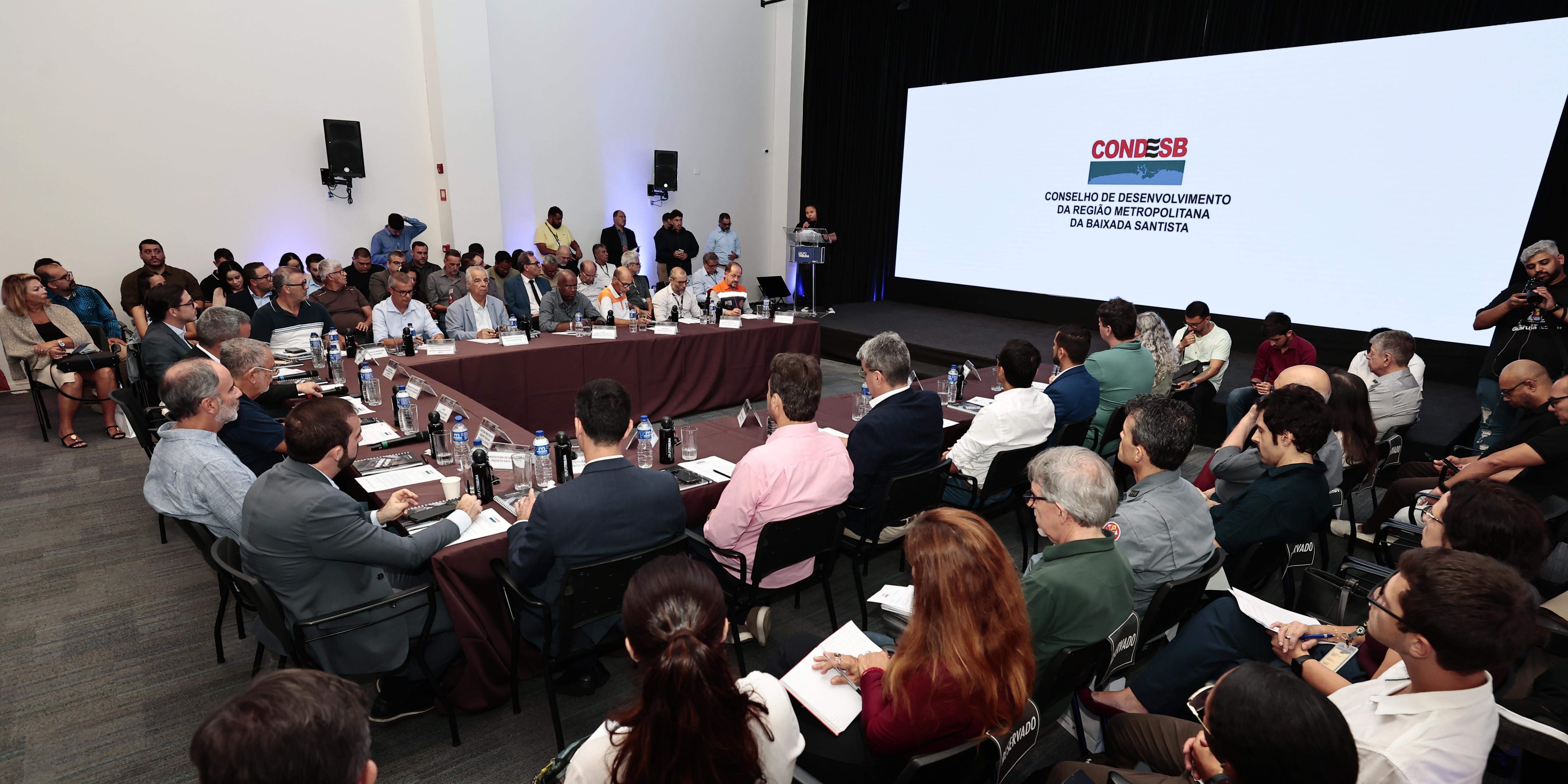 Reunião do Condesb no Grupo Tribuna, este ano: ampliação das ações regionais passa pelo fortalecimento, e não à extinção da Agem