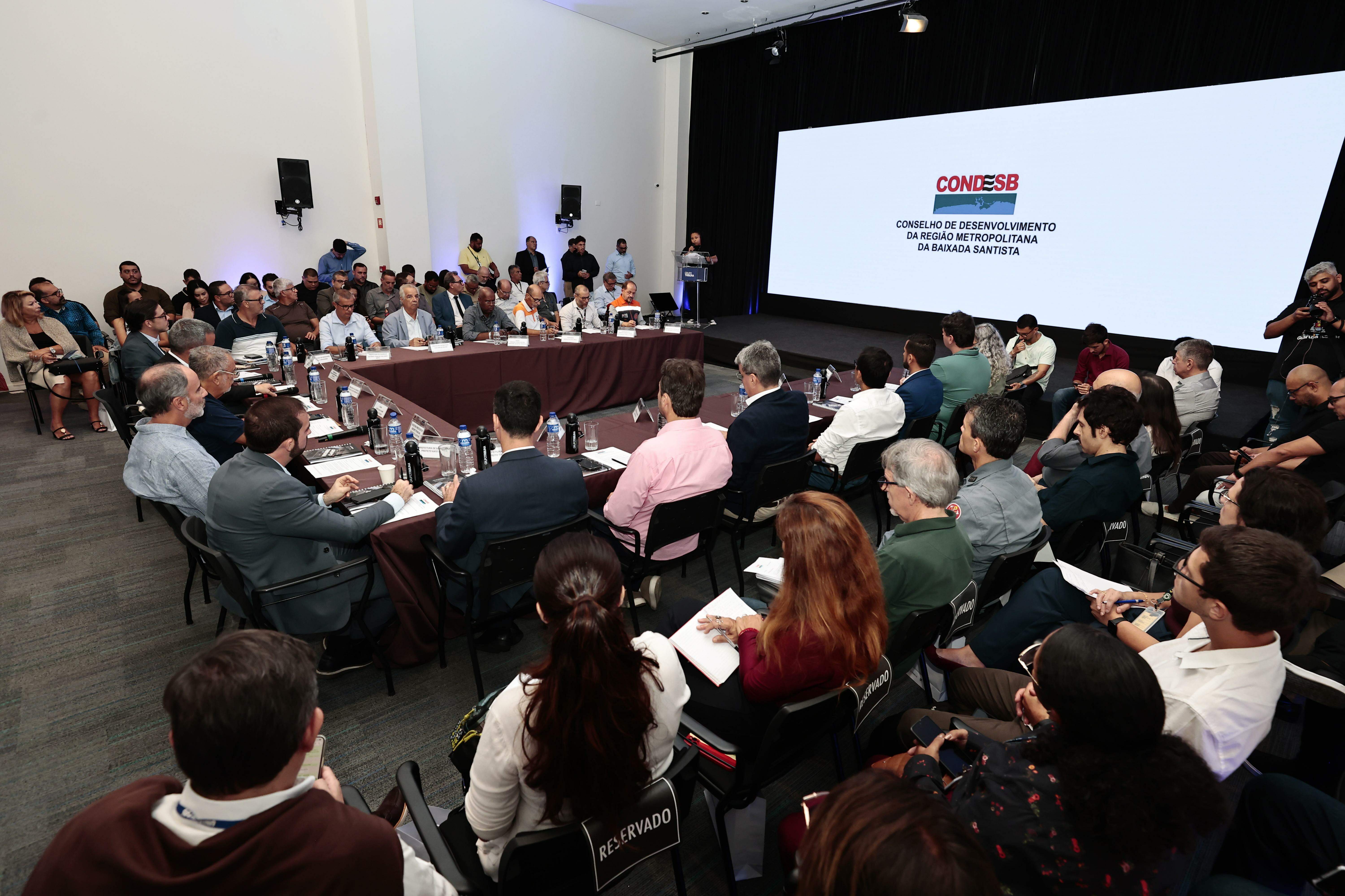 Reunião do Condesb no Grupo Tribuna, este ano: ampliação das ações regionais passa pelo fortalecimento, e não à extinção da Agem
