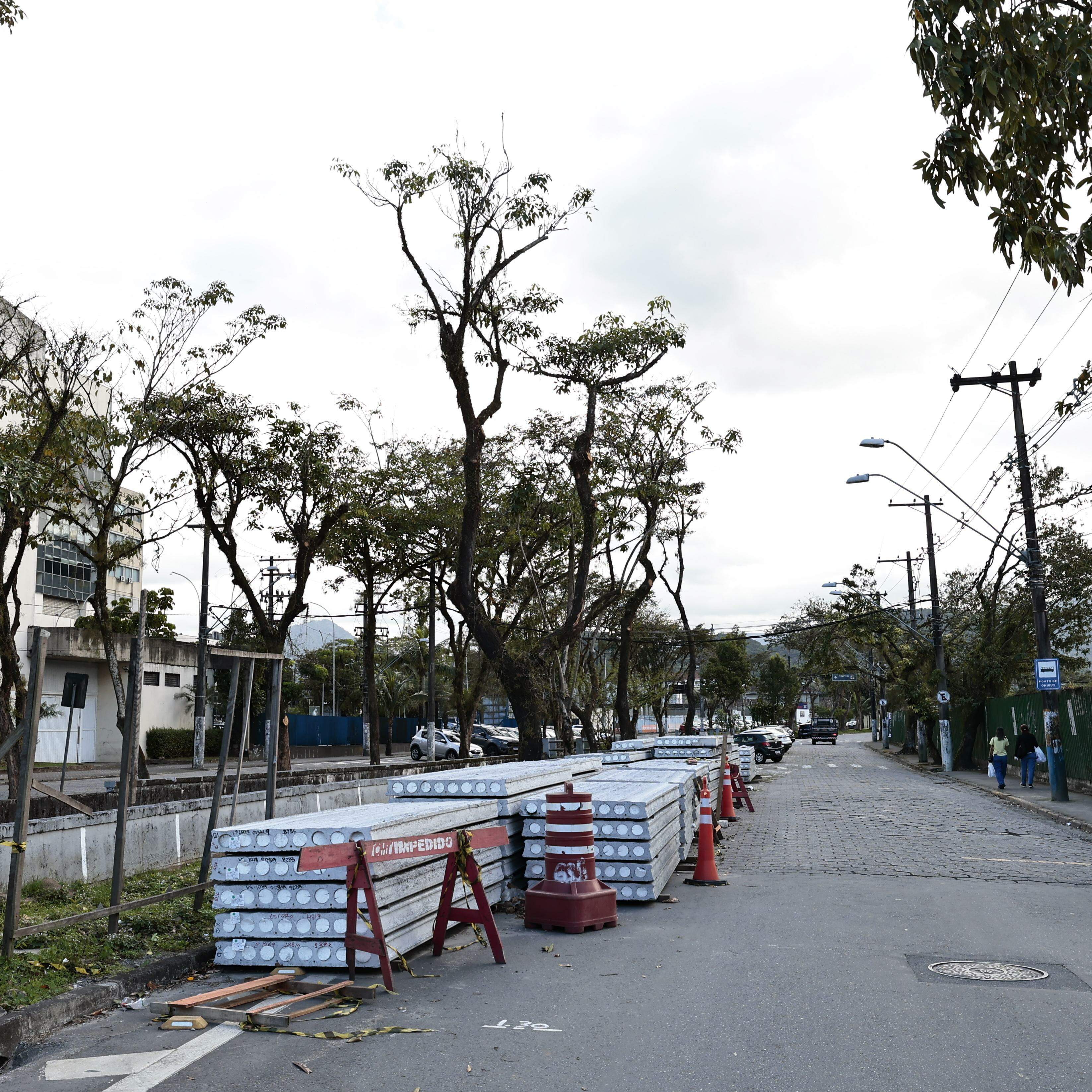 De acordo com a Companhia Municipal de Trânsito, obra deve trazer segurança a motoristas e pedestres