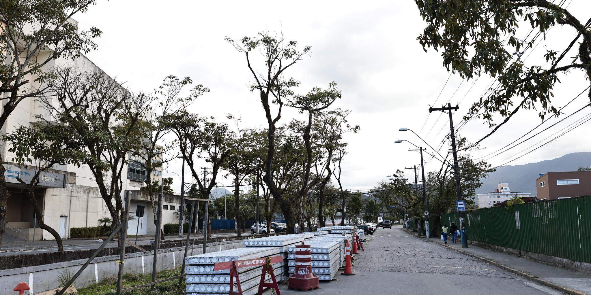 De acordo com a Companhia Municipal de Trânsito, obra deve trazer segurança a motoristas e pedestres