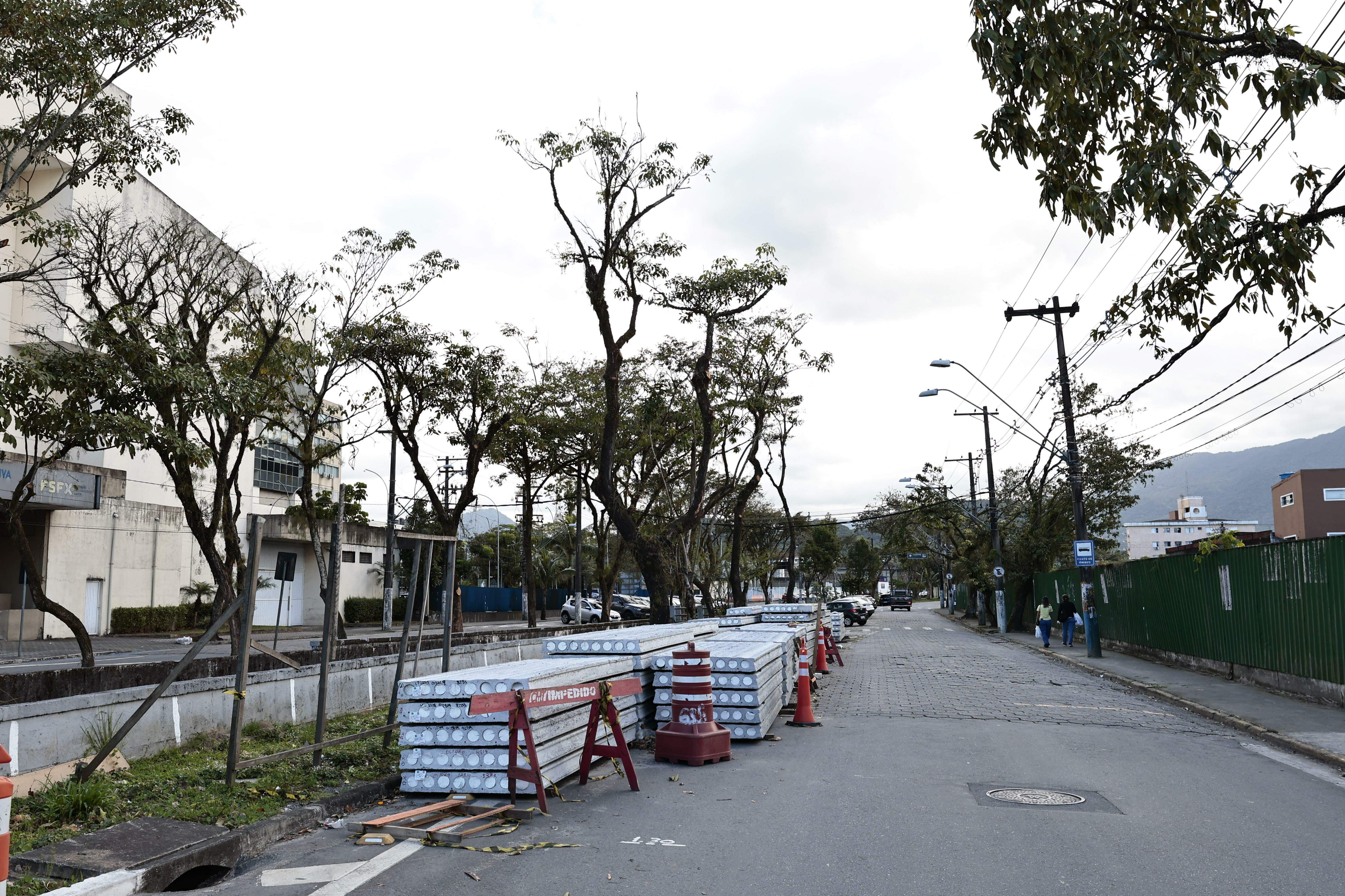 De acordo com a Companhia Municipal de Trânsito, obra deve trazer segurança a motoristas e pedestres