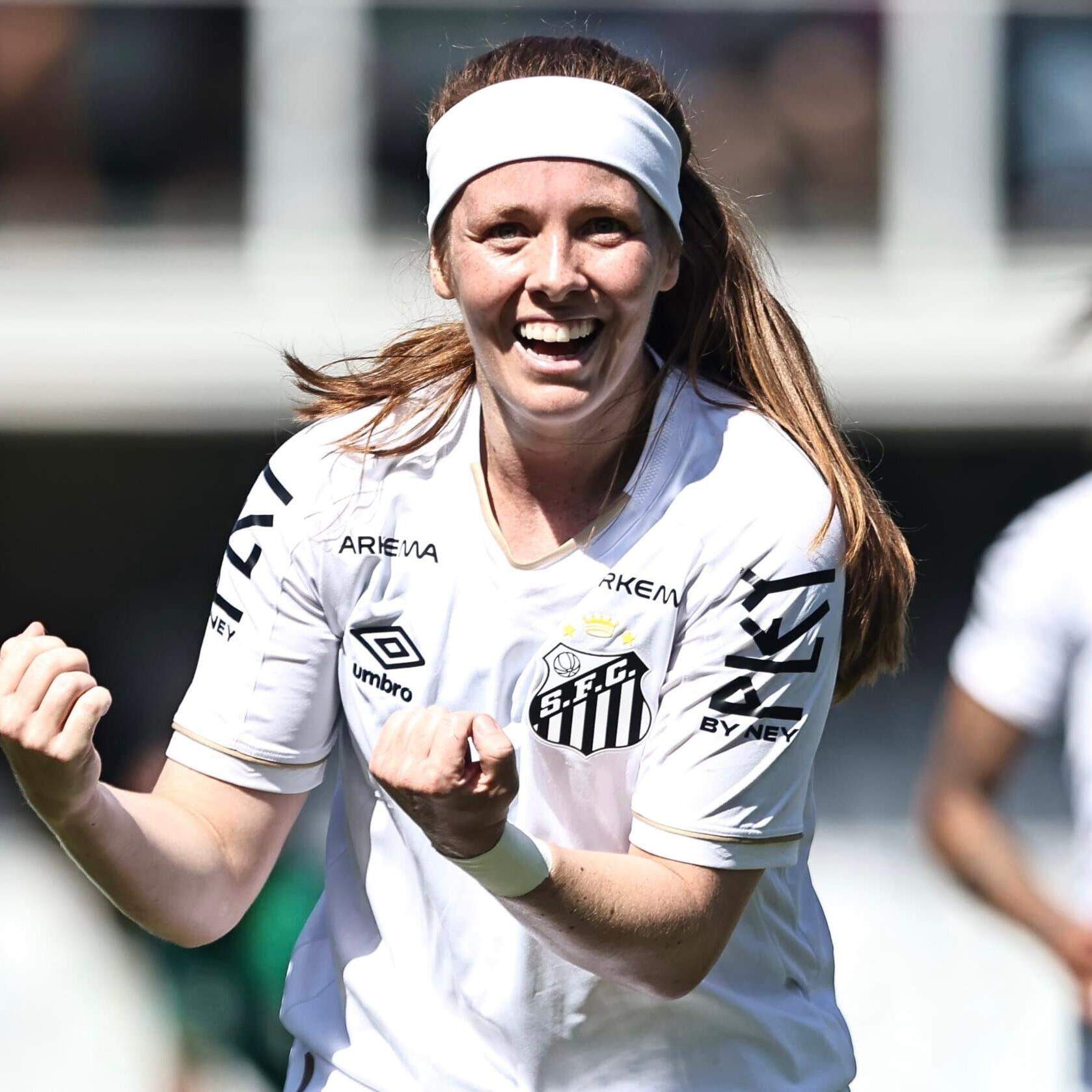 Ketlen comemora o primeiro gol após a volta aos gramados, depois do nascimento do filho, Lucca