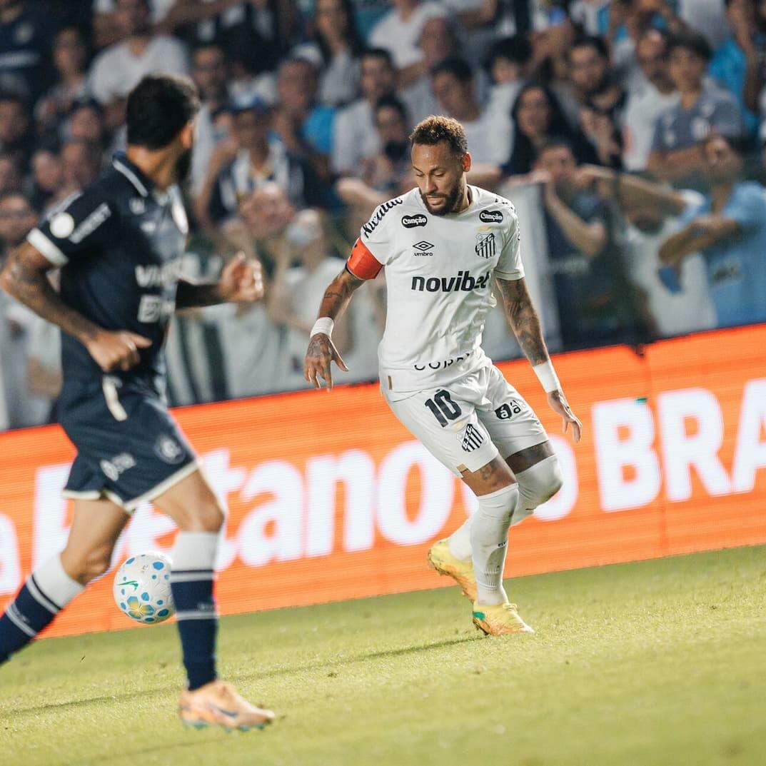 Neymar teve atuação discreta no empate sem gols entre Santos e Remo, no jogo de ida das oitavas da Copa do Brasil