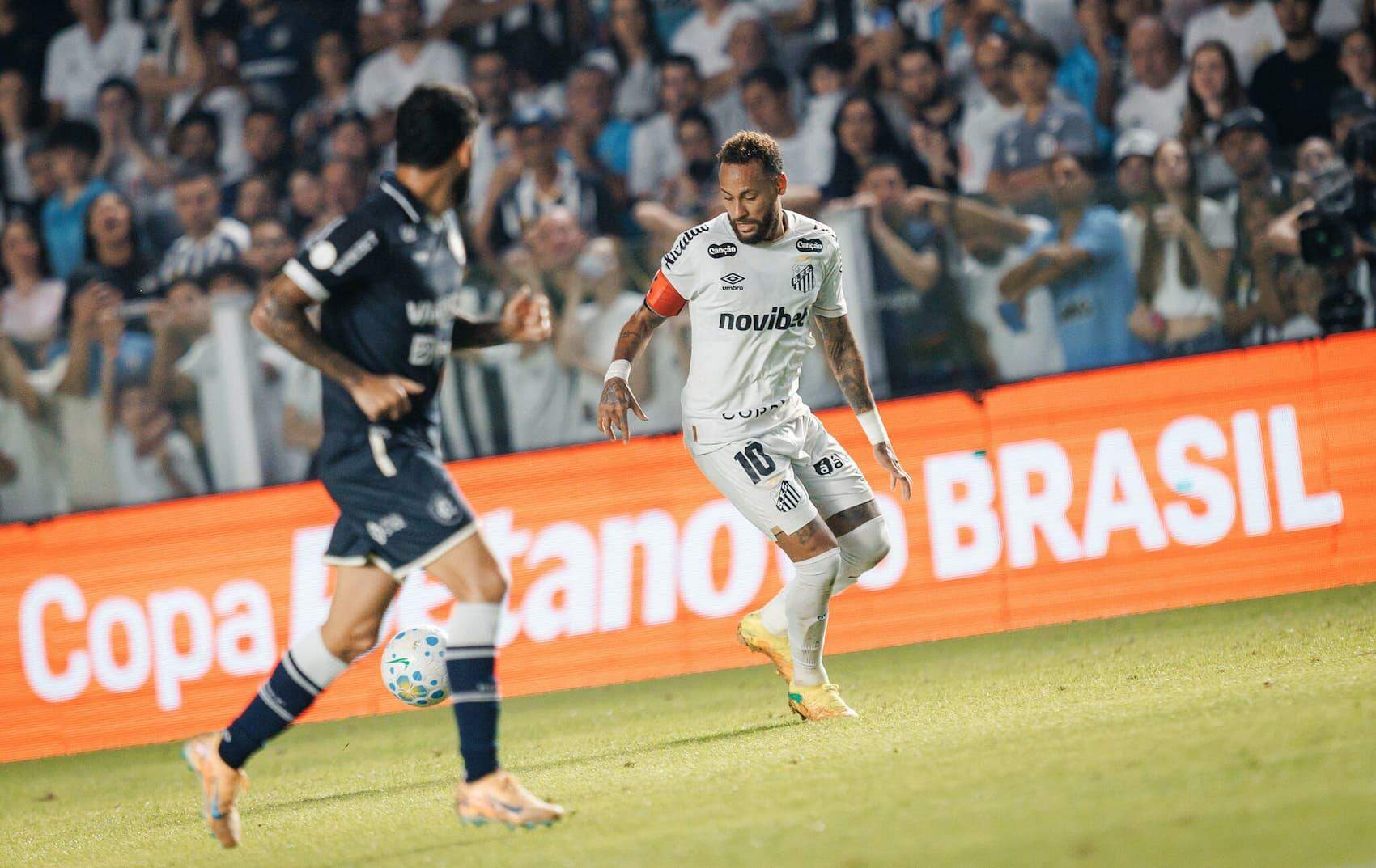 Neymar teve atuação discreta no empate sem gols entre Santos e Remo, no jogo de ida das oitavas da Copa do Brasil