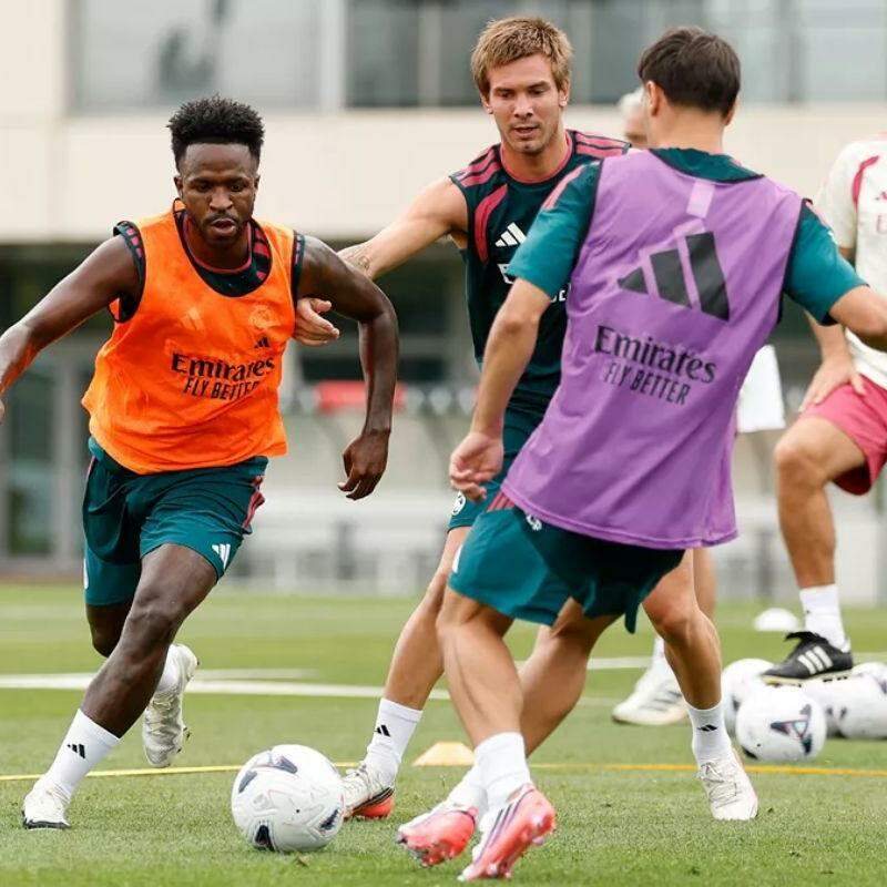 Vini Jr volta a treinar no Real e Arteta lidera missão para ter o astro no Arsenal, diz jornal