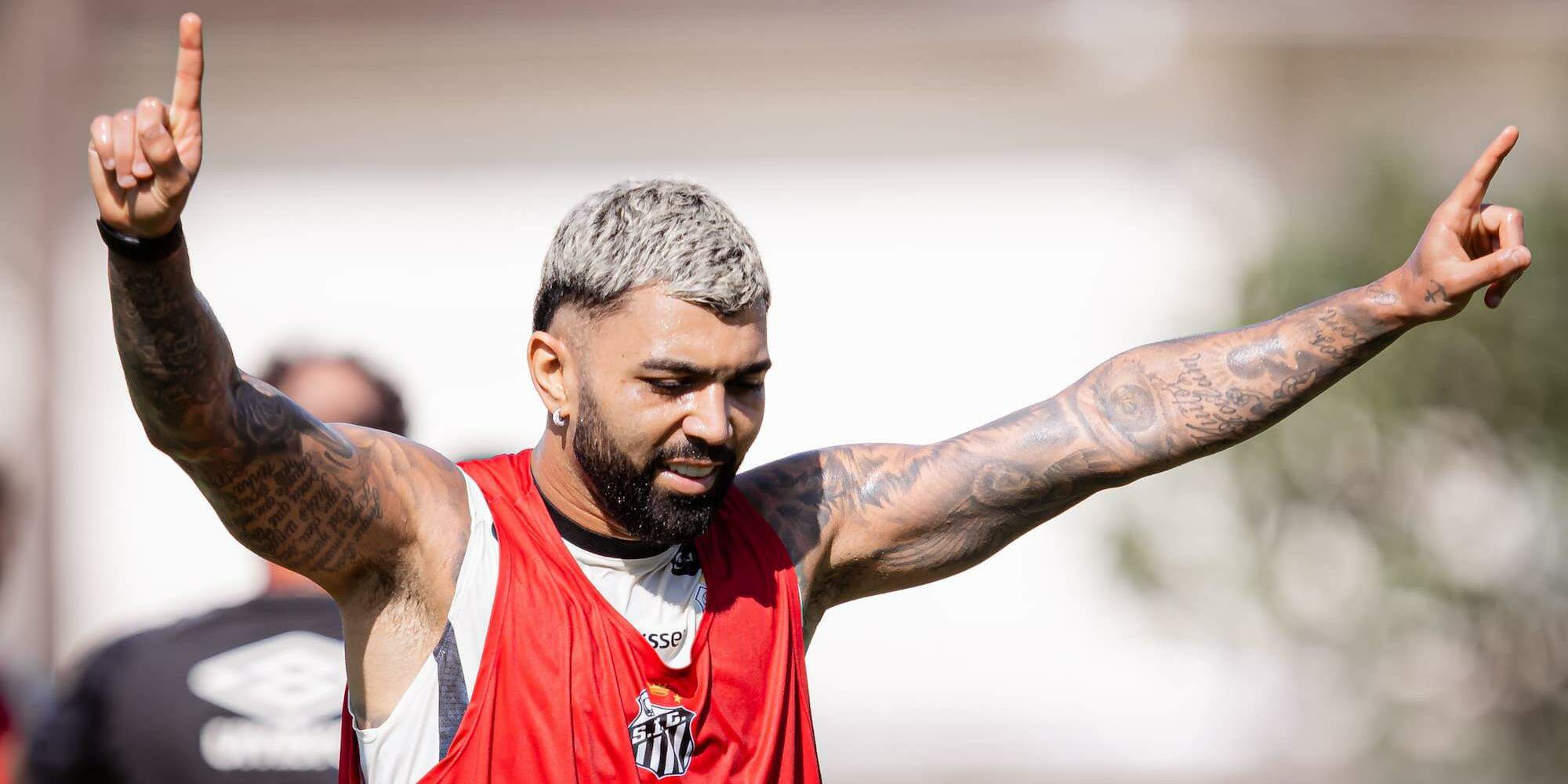 Gabigol é o artilheiro do Santos na temporada, com 15 gols, e pode chegar ao 100º pelo Alvinegro