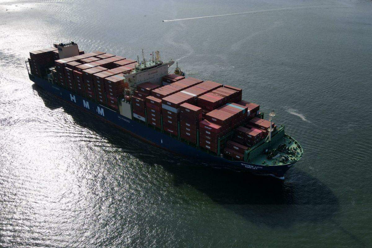 The waterway channel concession model includes deepening dredging to 16 and 17 meters