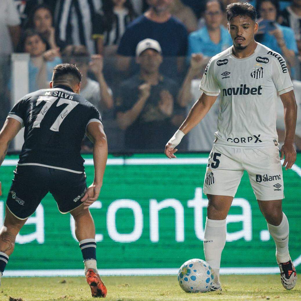Gabriel Menino assume a lateral direita no jogo decisivo contra o Remo, que vale vaga nas quartas da Copa do Brasil