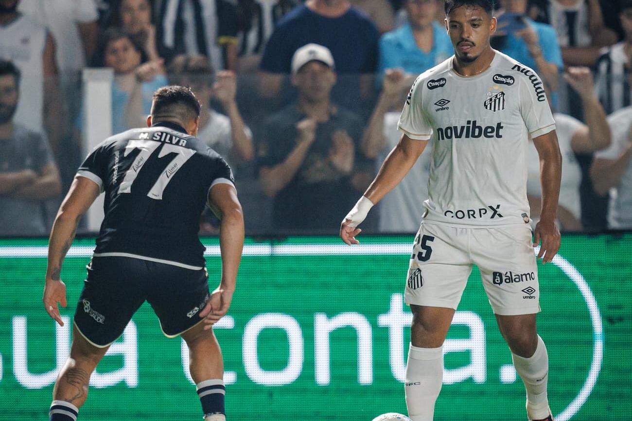Gabriel Menino assume a lateral direita no jogo decisivo contra o Remo, que vale vaga nas quartas da Copa do Brasil