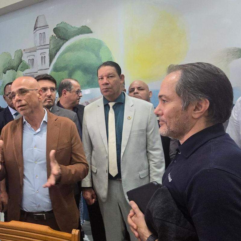 Prefeito de Guarujá, Farid Madi, convocou uma reunião de emergência em seu gabinete na terça-feira