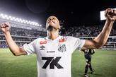 Mayke fez apenas 20 jogos pelo Santos, nunca se firmou no time titular e virou alvo da torcida