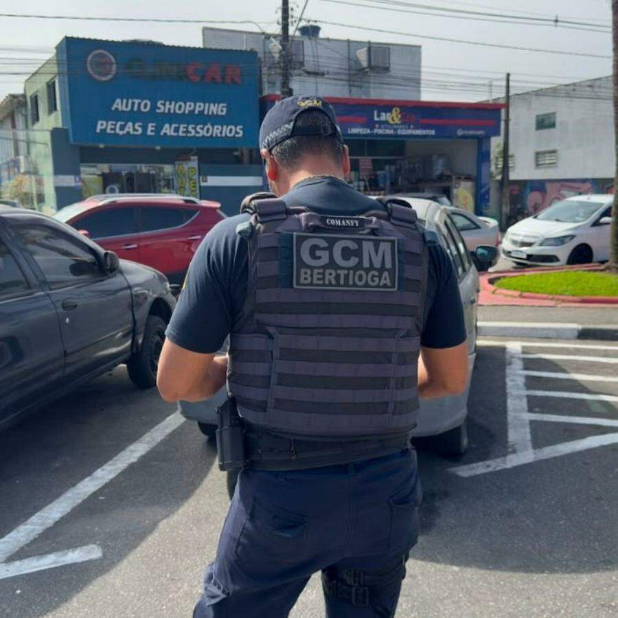 Operação Carros Abandonados foi realizada na manhã de quarta-feira