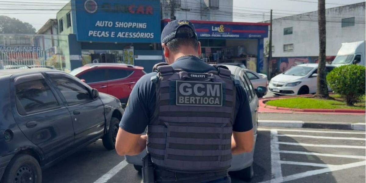 Operação Carros Abandonados foi realizada na manhã de quarta-feira