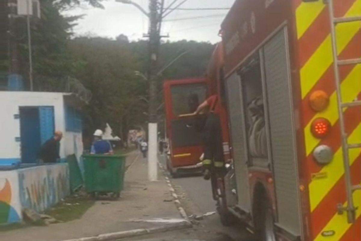 Incêndio atingiu estação elevatória na Avenida Vereador Lydio Martins Corrêa