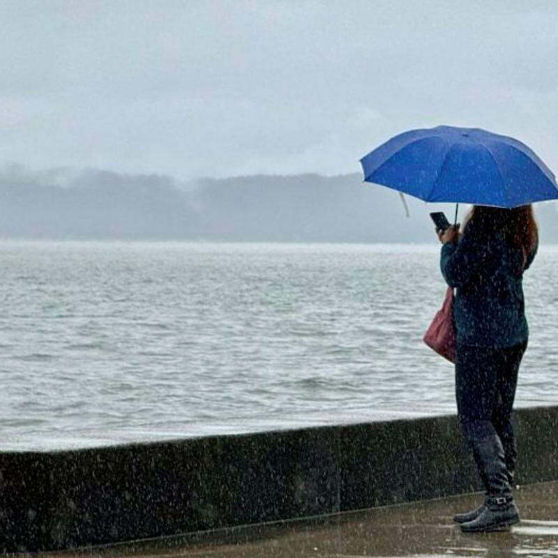 Semana começa chuvosa na Baixada Santista, com efeitos de nova frente fria
