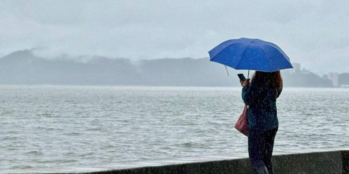 Semana começa chuvosa na Baixada Santista, com efeitos de nova frente fria