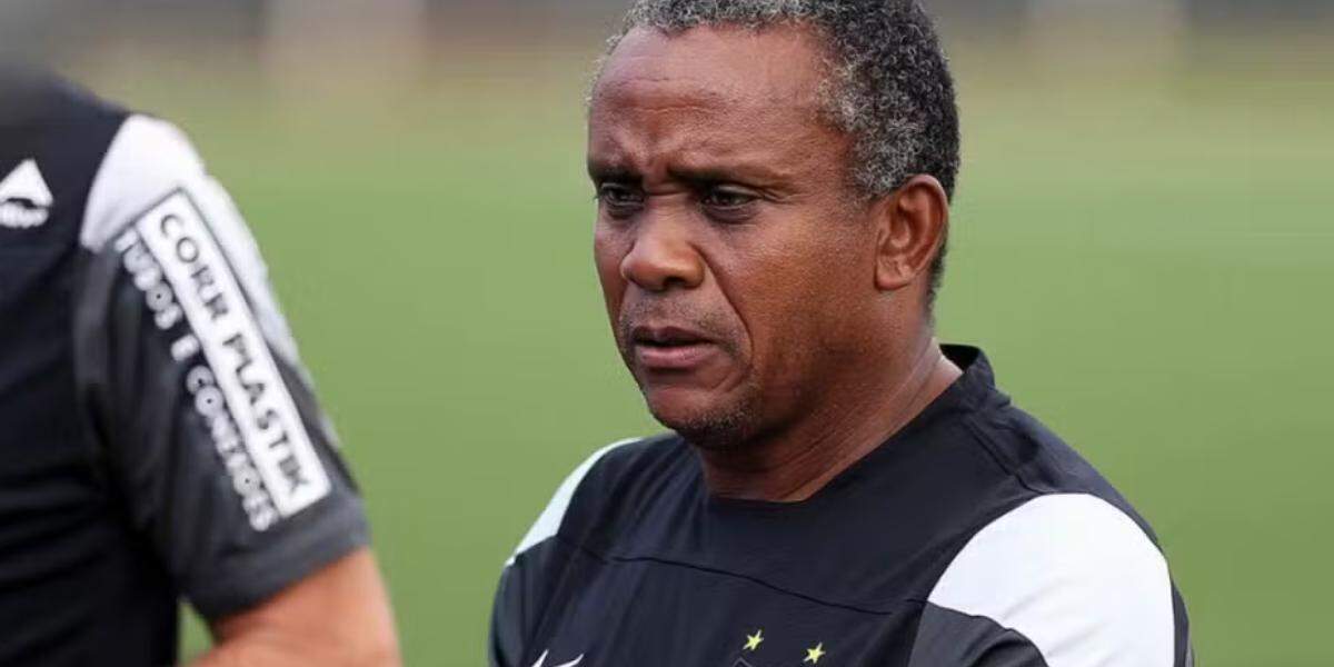 Ídolo dos Meninos da Vila assumiu o comando de um novo time