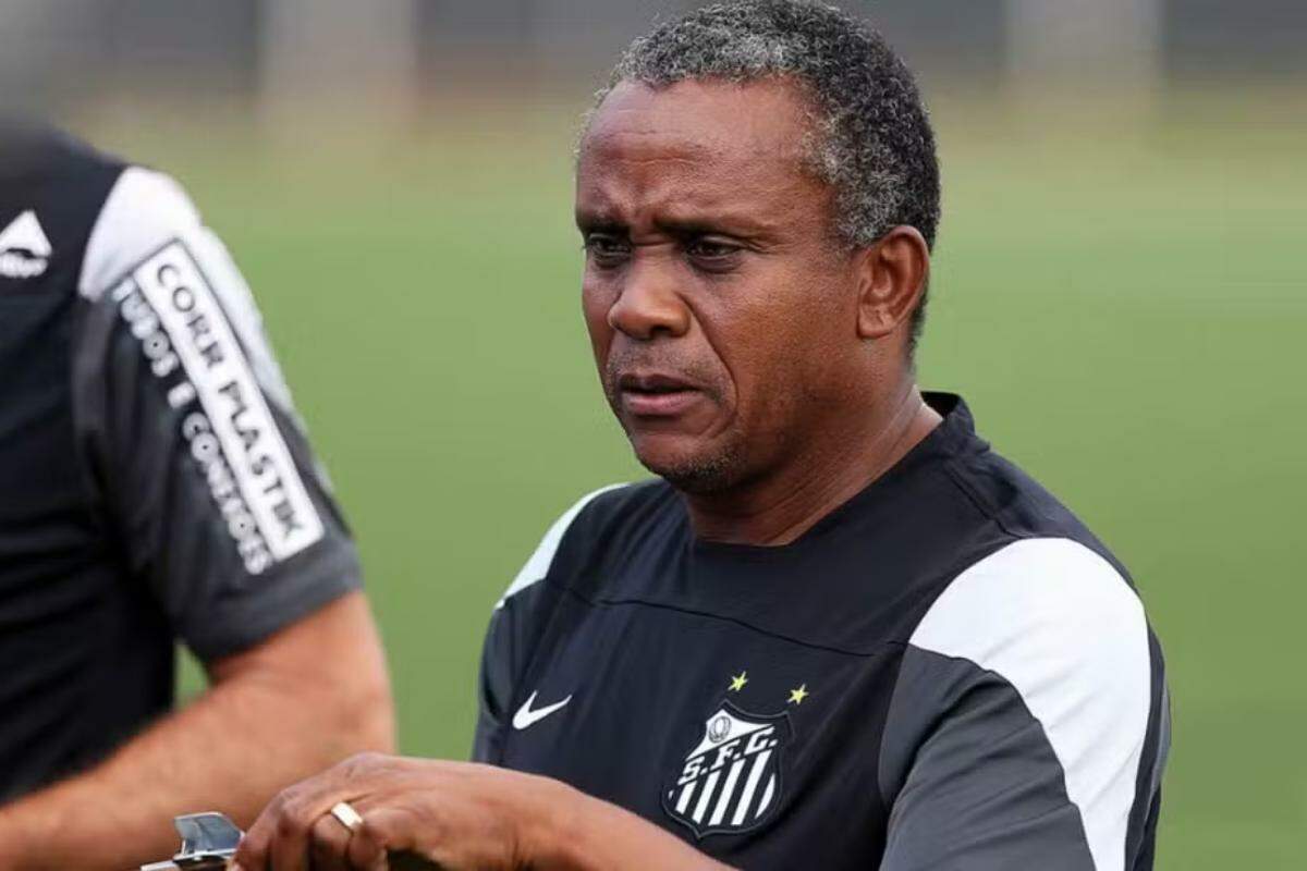 Ídolo dos Meninos da Vila assumiu o comando de um novo time