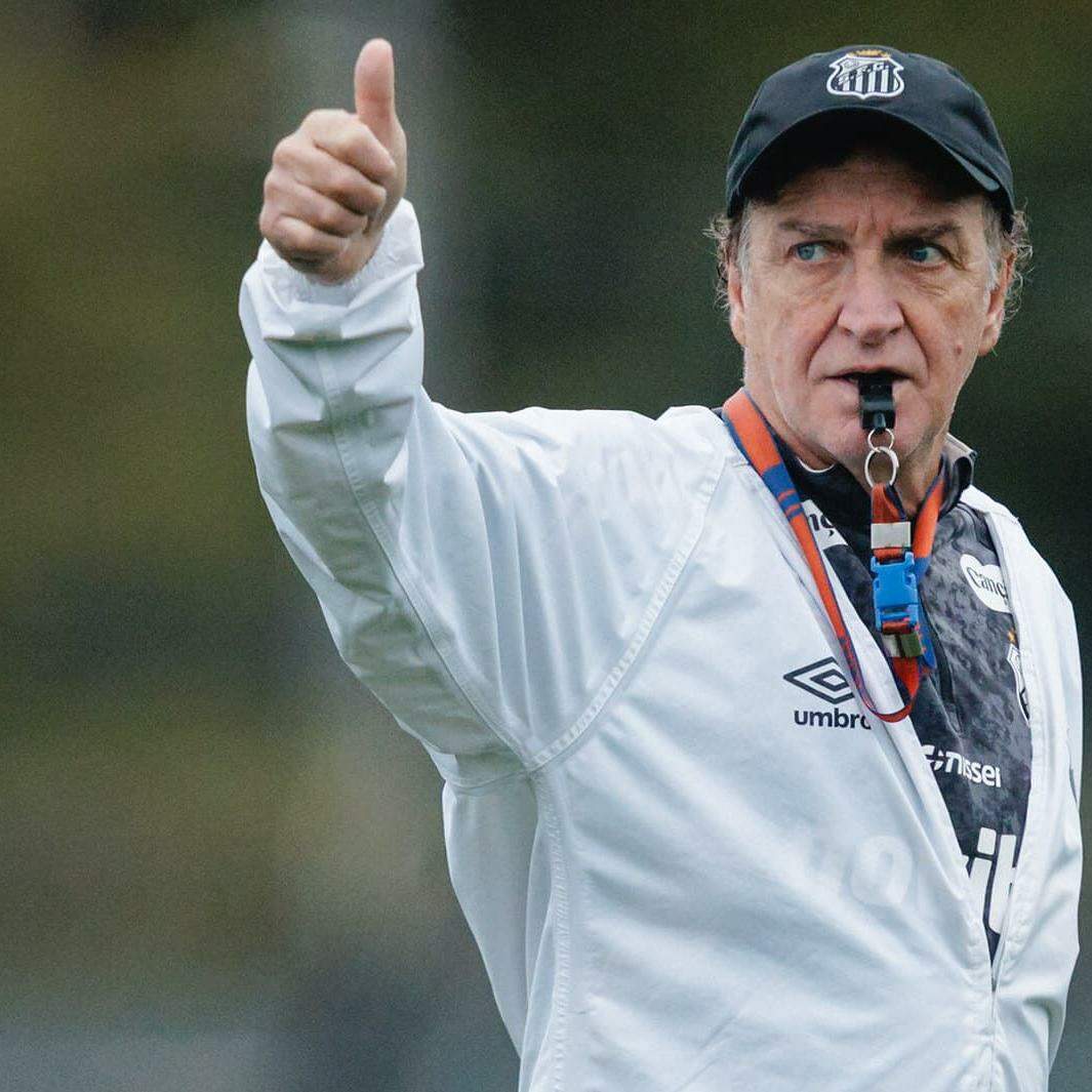 Apesar da crise no Brasileirão, Cuca levou o Santos aos mata-matas das Copas do Brasil e Sul-Americana