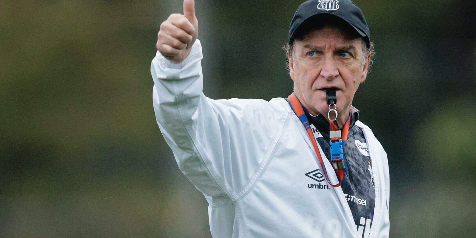 Apesar da crise no Brasileirão, Cuca levou o Santos aos mata-matas das Copas do Brasil e Sul-Americana