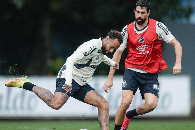 Neymar deve ser relacionado para  jogar contra o Macará, nesta quinta, na Vila Belmiro
